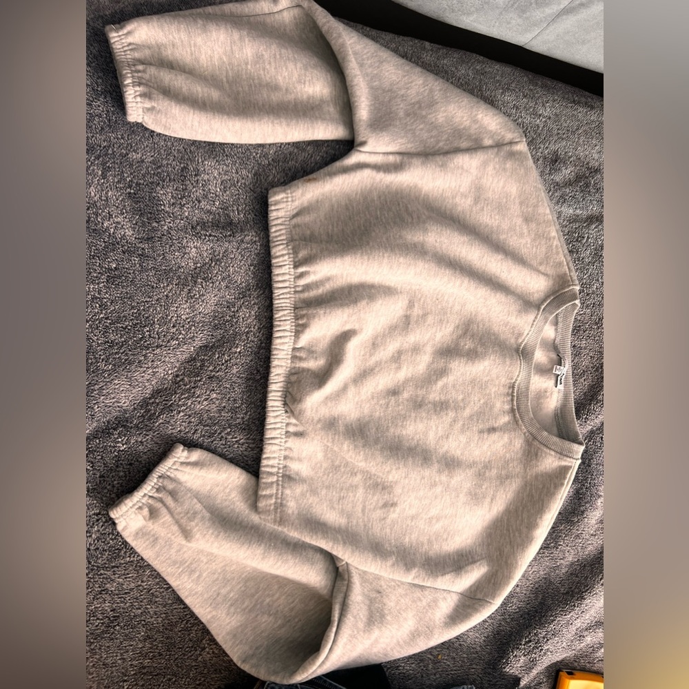 Grey Cropped Sweatshirt